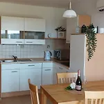 Apartma *