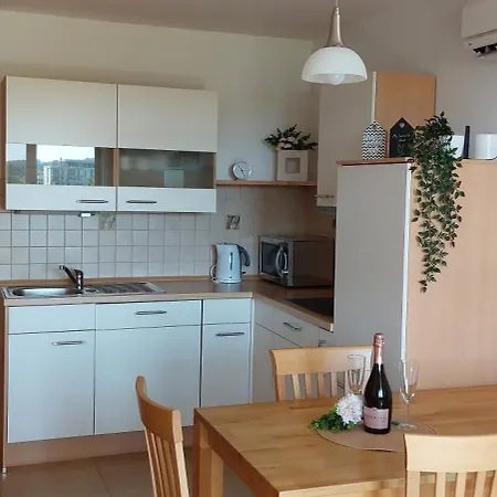 Apartma *